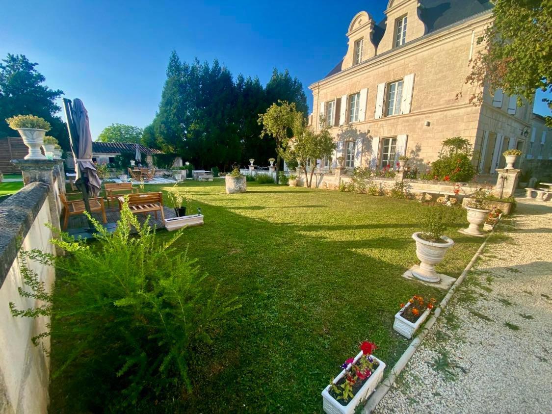 Le Grand Berger Chambres D'Hotes Angeac-Charente ภายนอก รูปภาพ